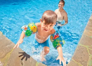 Les brassards de natation Intex, de dimensions 19X19 cm, référence 59650